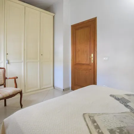 Apartment Lovely In Piano Di With Kitchen