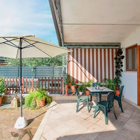 Apartment Lovely In Piano Di With Kitchen Mommio